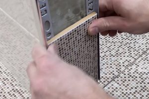 Как класть плитку на стену