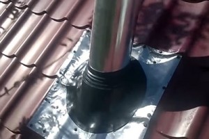Монтаж дымохода из сэндвич труб через крышу