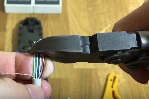 Как обжать кабель RJ-45 своими руками с инструментом и без